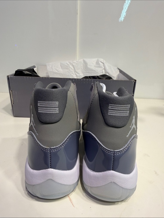 Like new Nike Grey/White Air Jordan 11 High-Top Sneakers men’s 8.5 shoes main image 4